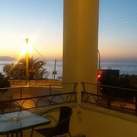 Honolulu Beach 干尼亞